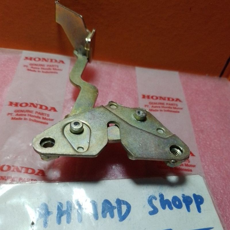 engsel kunci jok seat lok jok belakang honda beat karbu ori