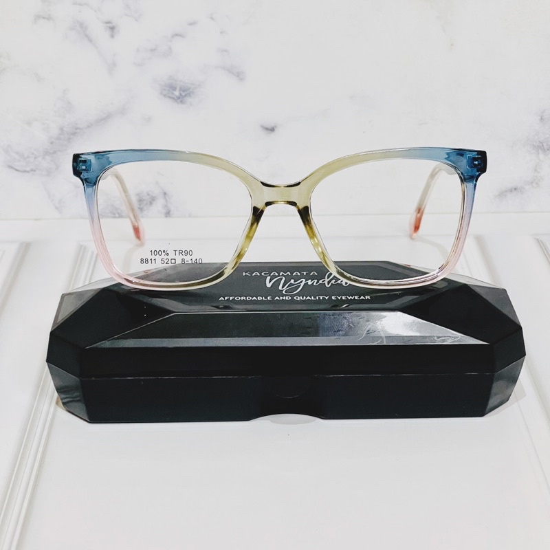 Kacamata Photocromic Wanita Terbaru 8811