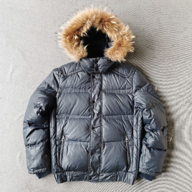 GUESS JEANS DOWN JACKET BULANG BULU ANGSA SECOND SIZE L