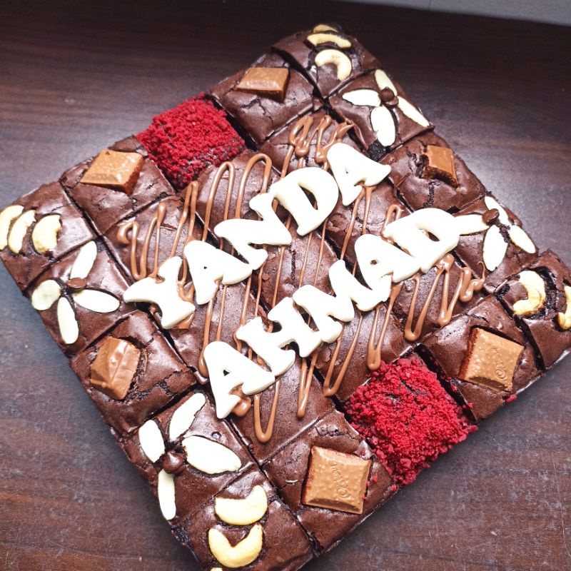 Custom Brownies Fudgy Skat Shiny Crust isi 36 potong coklat mewah