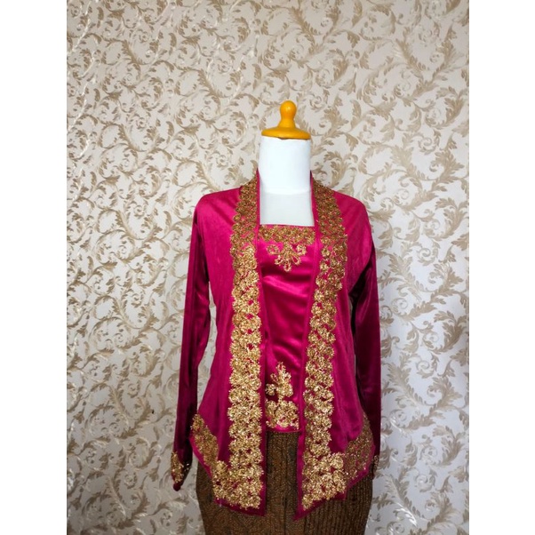 Kebaya Beludru Kelabang pink