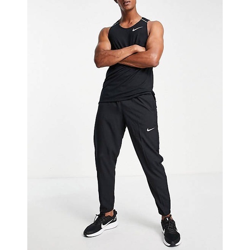 Nike Dri-FIT Challenger Joggers Celana Lari Pria warna Hitam