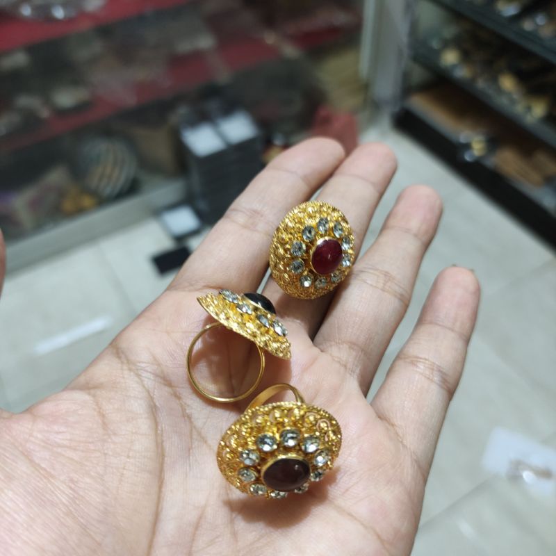 cincin Sirkon bulat