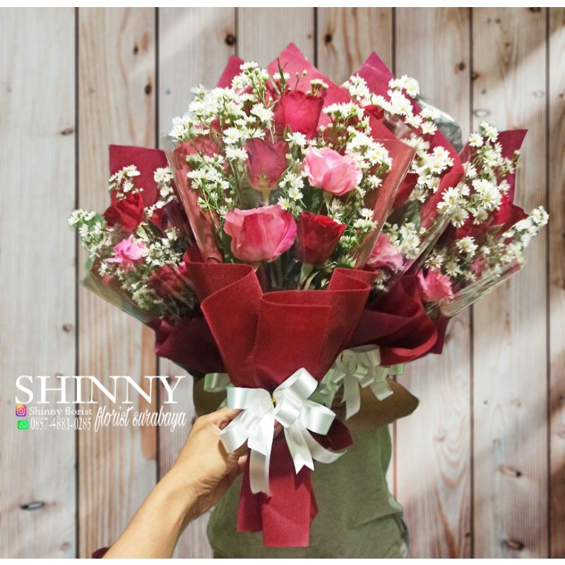 BUKET BUNGA MAWAR(FRESH) /buket wisuda surabaya/buket ultah surabaya/bucket bunga asli