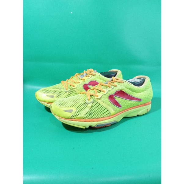 Sepatu running speed Newton ori size 42