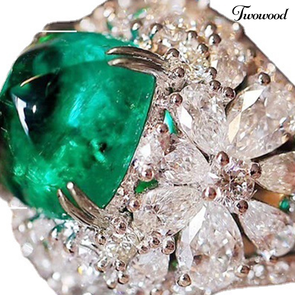 Cincin Berlian Imitasi Bentuk Persegi Warna Hijau Gaya Retro Untuk Wanita