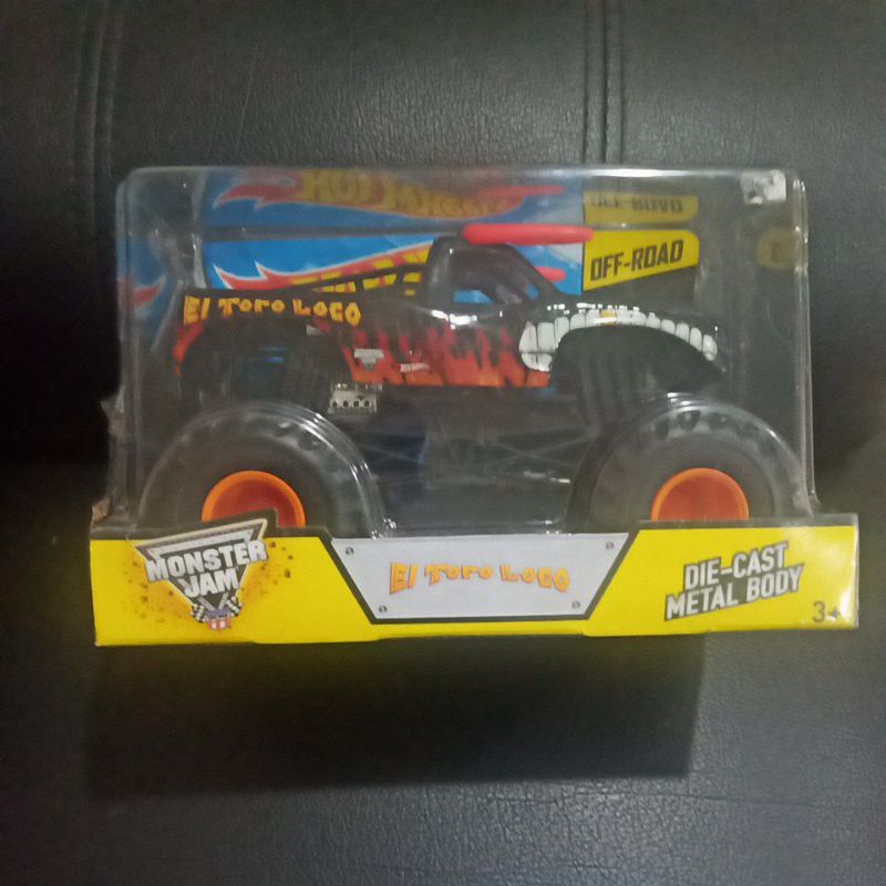 el toro loco monster jam hotwheels hitam