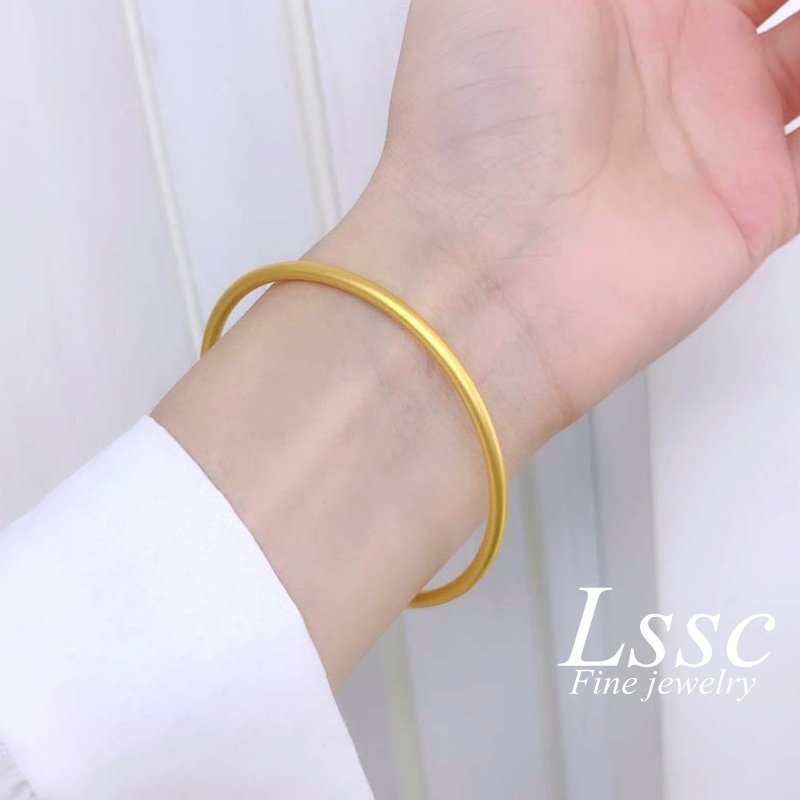 Gelang Titanium Wanita Anti Karat Emas 18K Matte Klasik Mewah Aksesoris Perhiasan Fashion