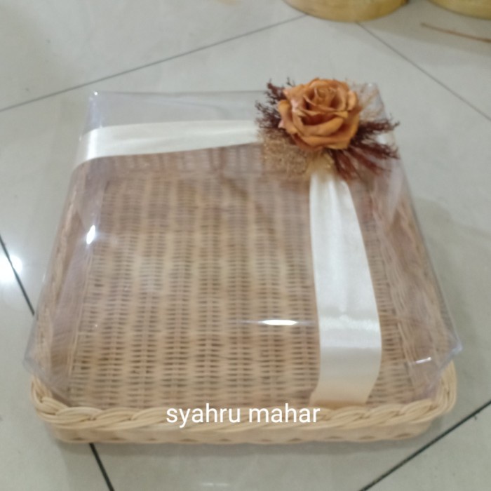 Mahar Kotak Kue Seserahan Rotan Uk 30X30