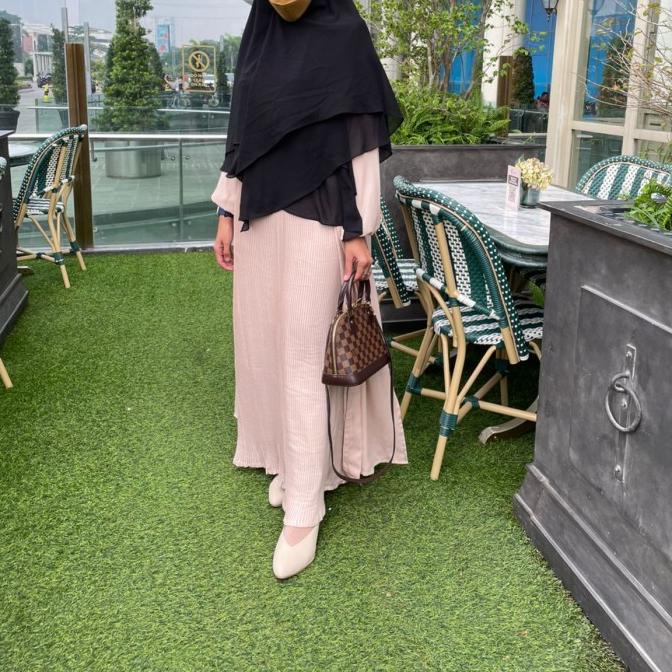 Irsalina Inner Pleats Milk Tea