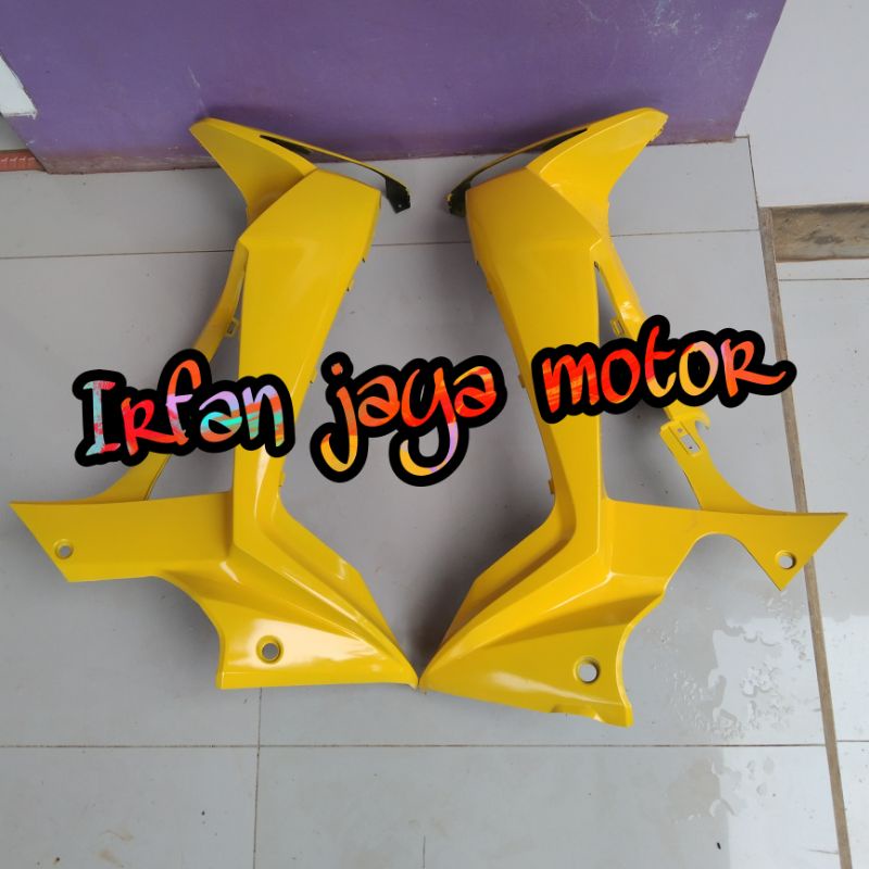 Sayap body depan Honda Supra X 125 Batman kuning