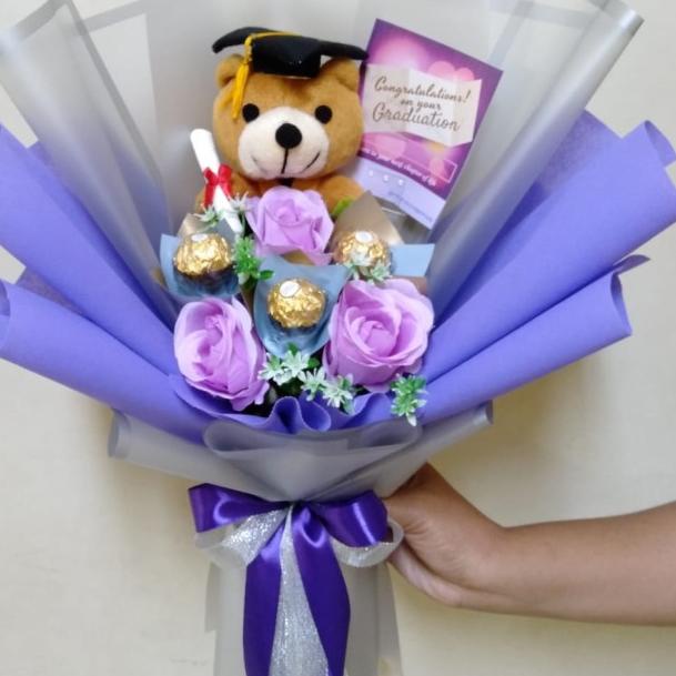 Buket bouquet boneka wisuda coklat ferrero graduation kado wisuda - Tanpa Coklat