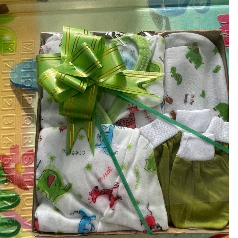 Kado bayi baru lahir / Baby Gift New Born / Perlengkapan bayi baru lahir/ Paket Parcel Bayi Murah/ Hampers Bayi Baru lahir / Hadiah Bayi / Baju Bayi 06