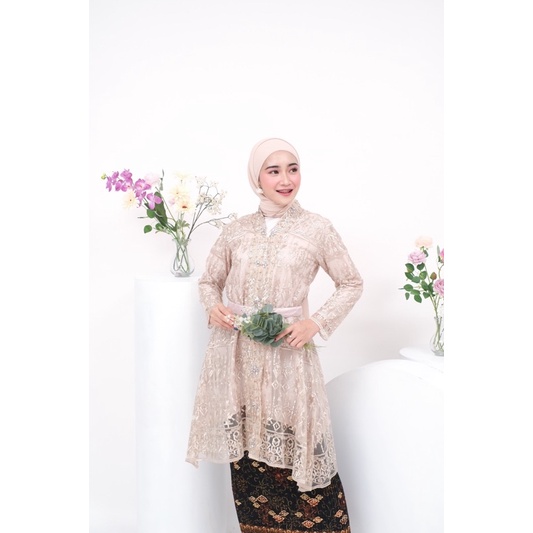 DIYANA TUNIK KEBAYA