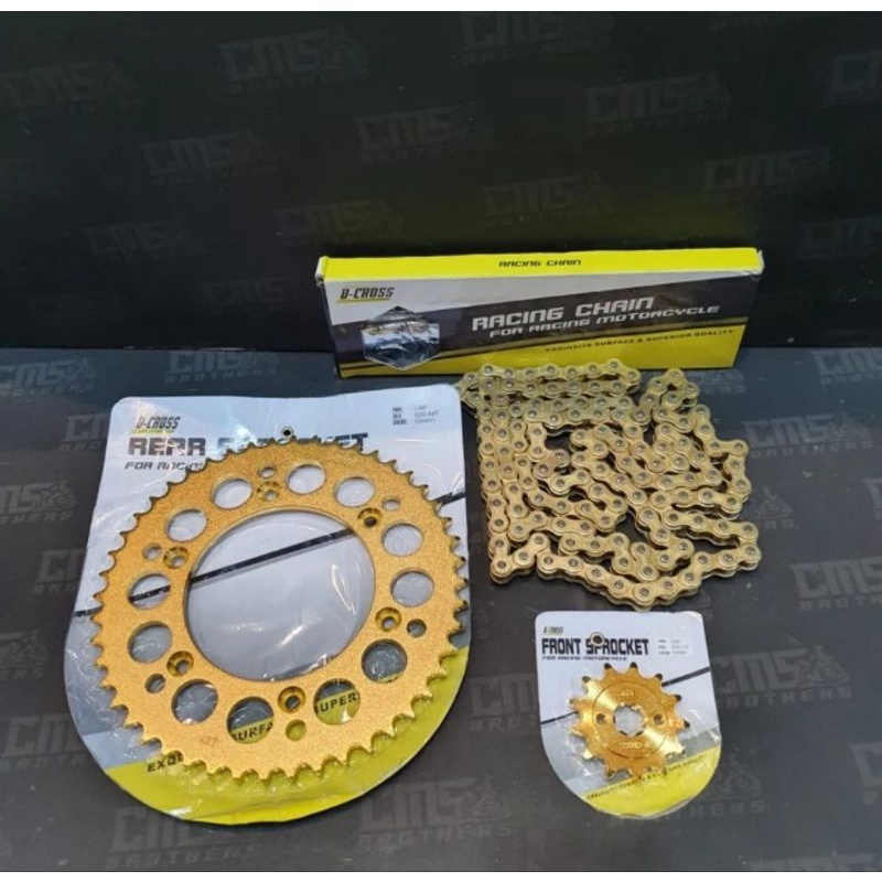 Gear Gir Set KomplitMerk D-Cross
For Honda CRF
Gir Belakang 520-48
Gir Depan 520-13
Rantai 520-130
W