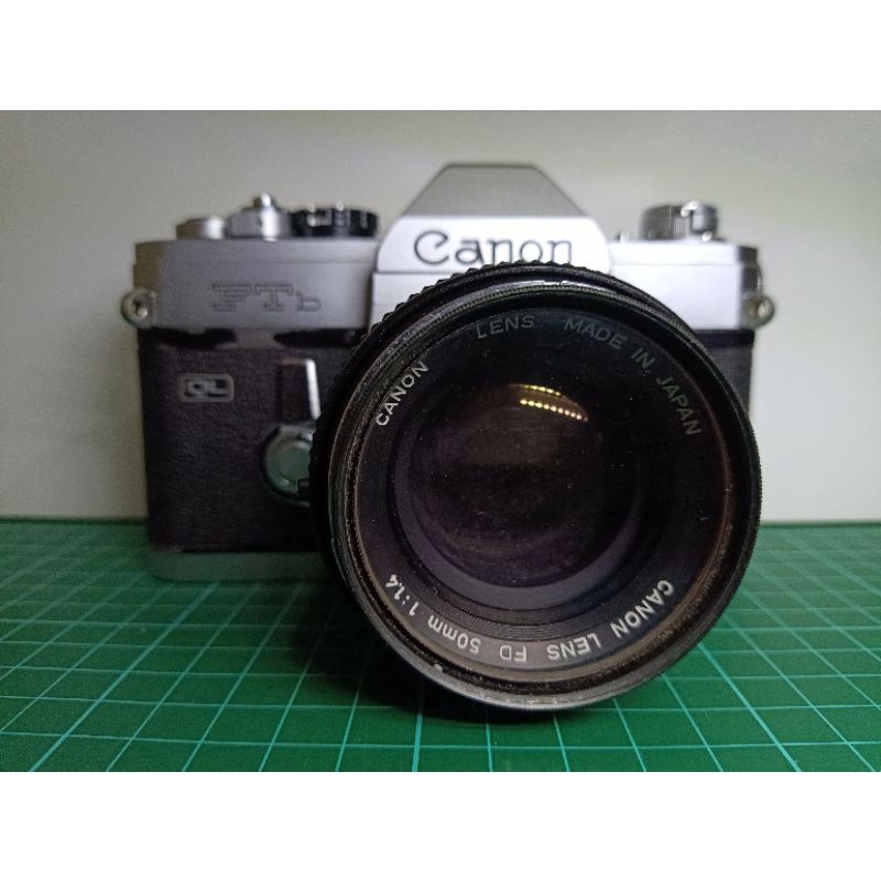 Kamera Analog - Canon FTb QL Lensa FD 50mm 1.4 - Preloved