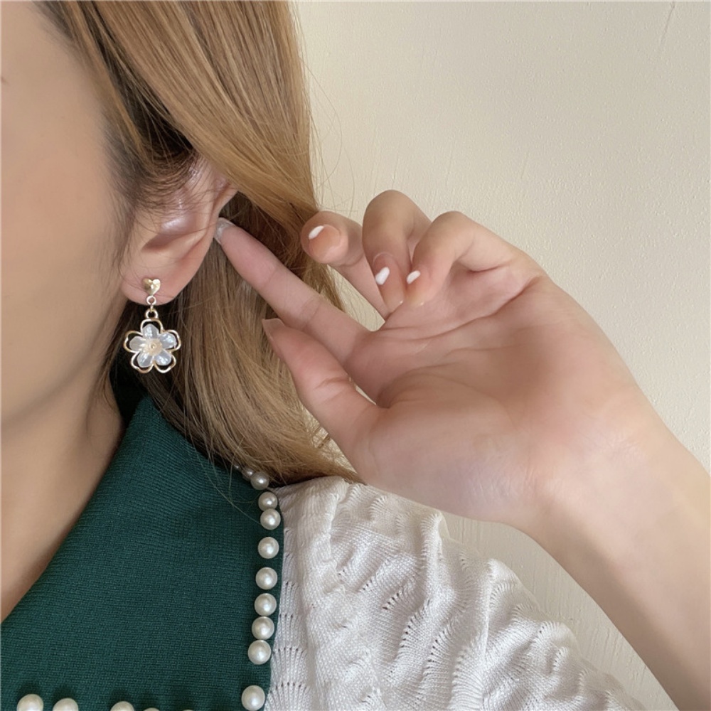 Anting Desain Bunga Level Tinggi Serbaguna
