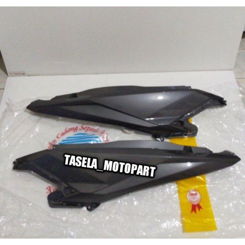 cover body bodi samping kanan kiri vario 125 150 led grey