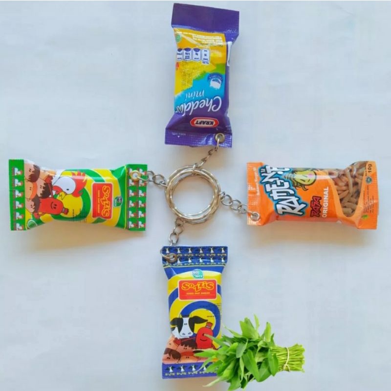 Paket Usaha Gantungan Kunci Snack isi 100 / Miniatur Snack Lucu Murah Grosir / Souvenir Pernikahan Unik