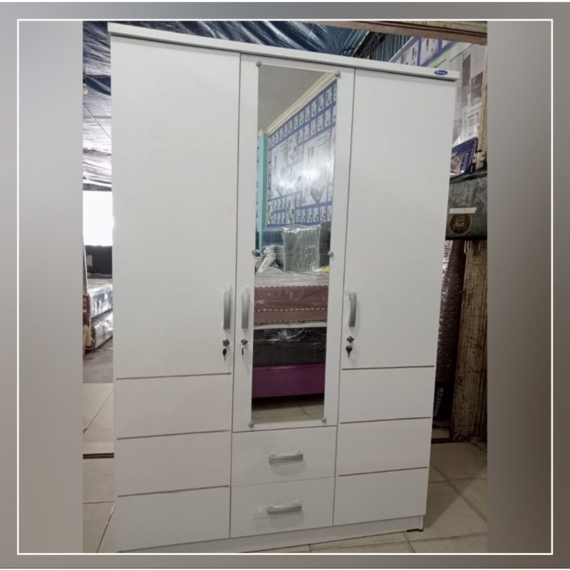 LEMARI PAKAIAN 3PINTU G STAR