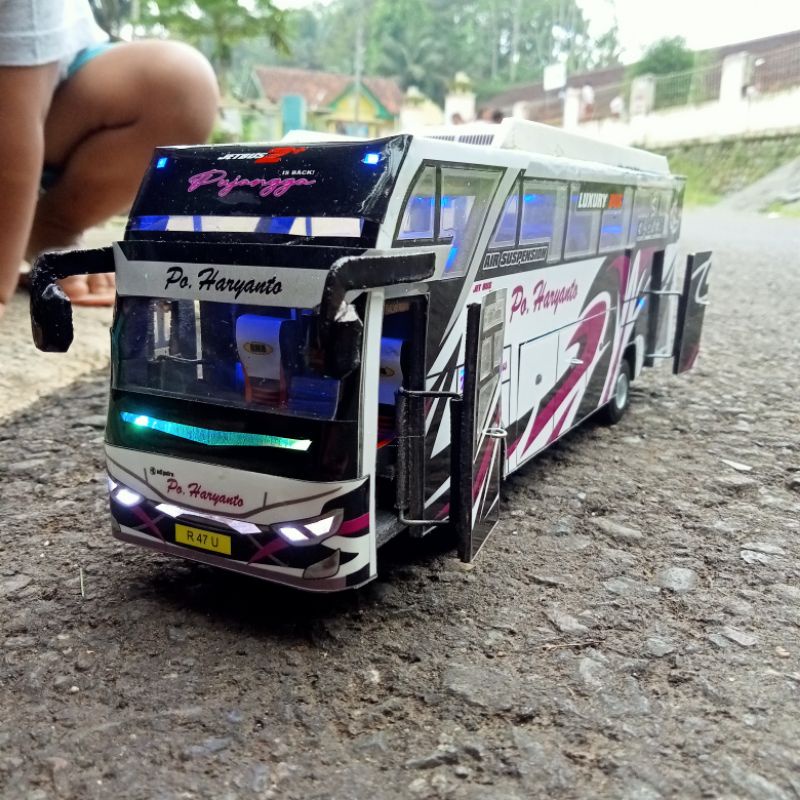 Miniatur Bus PO . Haryanto Hr Hdd Ungu Putih