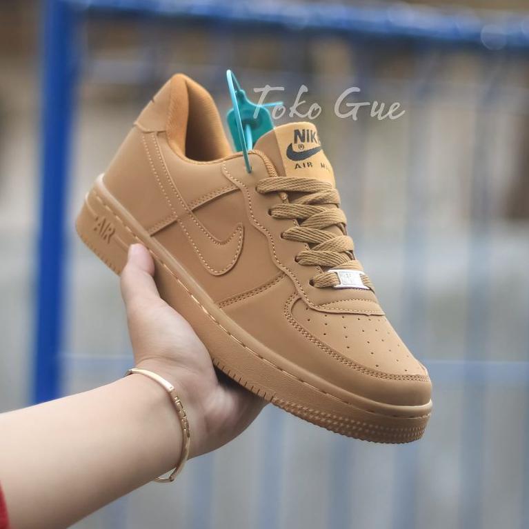 V61L SEPATU SNEAKERS PUTIH PRIA NKE AIR FORCE 1 WHITE BLACK GUM SEPATU PUTIH PRIA KETS KASUAL CASUAL