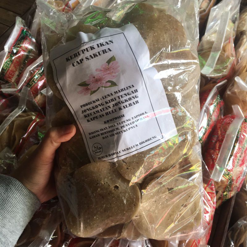 

Kerupuk Ikan Cap Sakura Oleh-oleh Kapuas Hulu 1kg