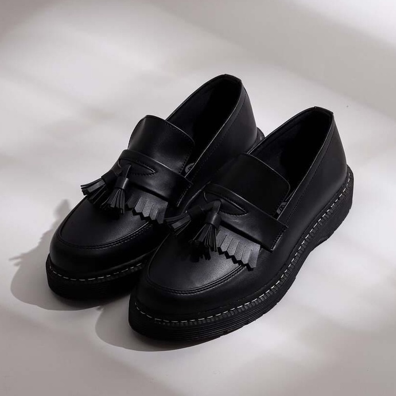 Sepatu pantofel pria tassel sol tebal loafer Kekinian | Luiz Black