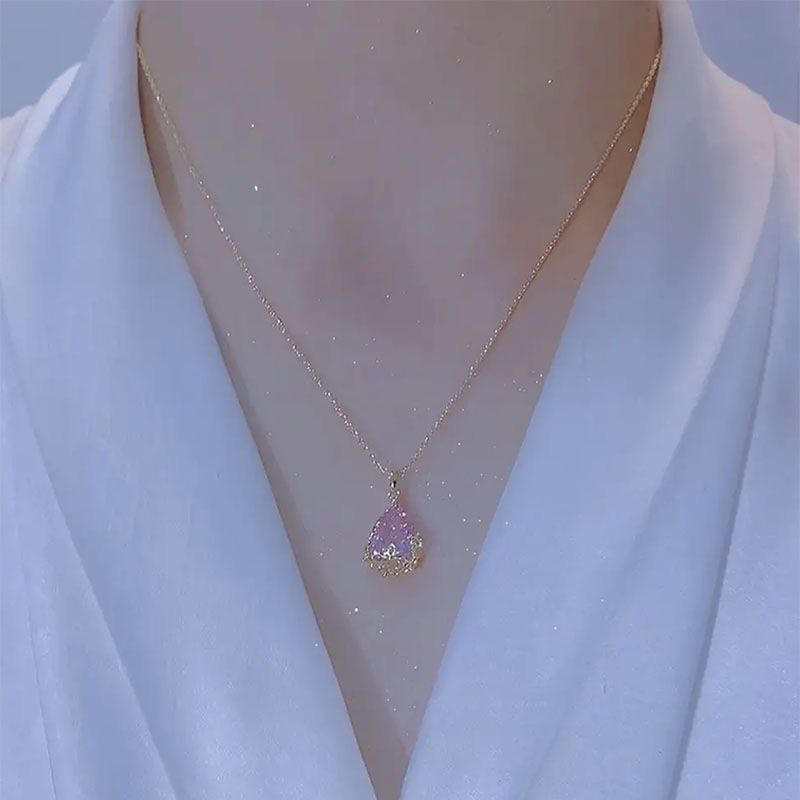 Kalung Rantai Alloy Simple Trendy Dengan Liontin Kristal Model Tetesan Air Untuk Wanita