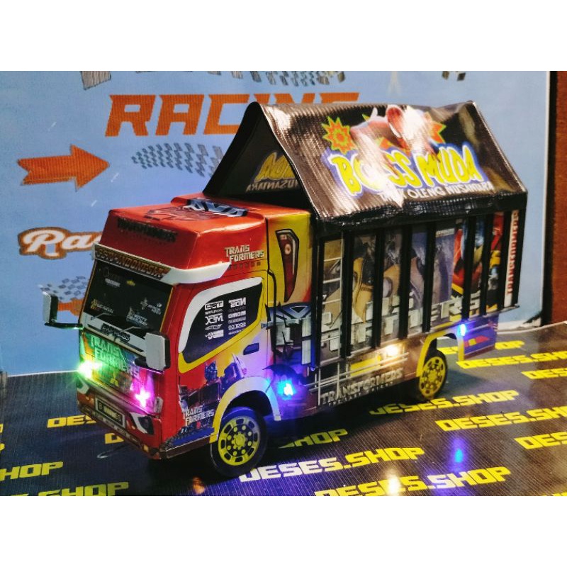 miniatur truck oleng BISA CUSTOM FOTO DAN NAMA DI PINTU BELAKANG