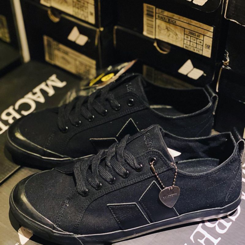 macbeth eliot black/black