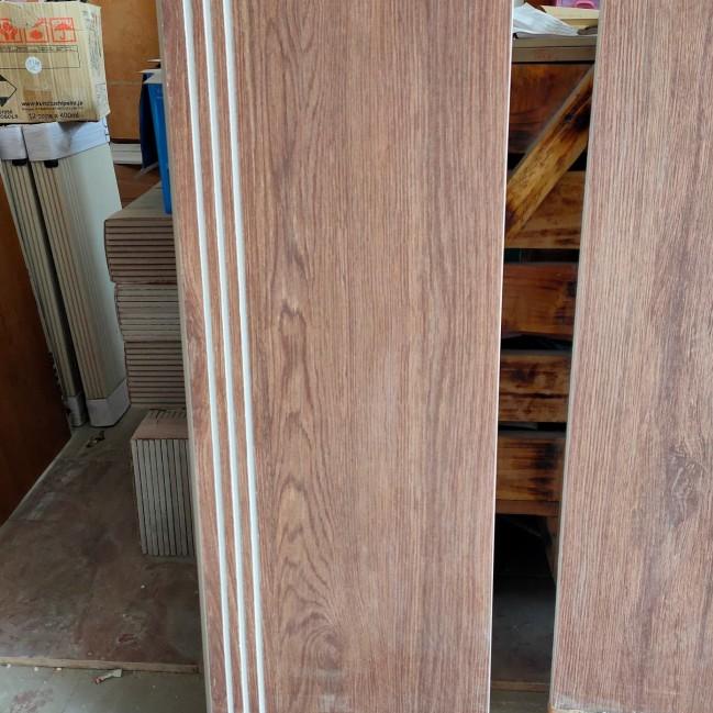 Granit tangga motif kayu 30x90 Dwillow coffe