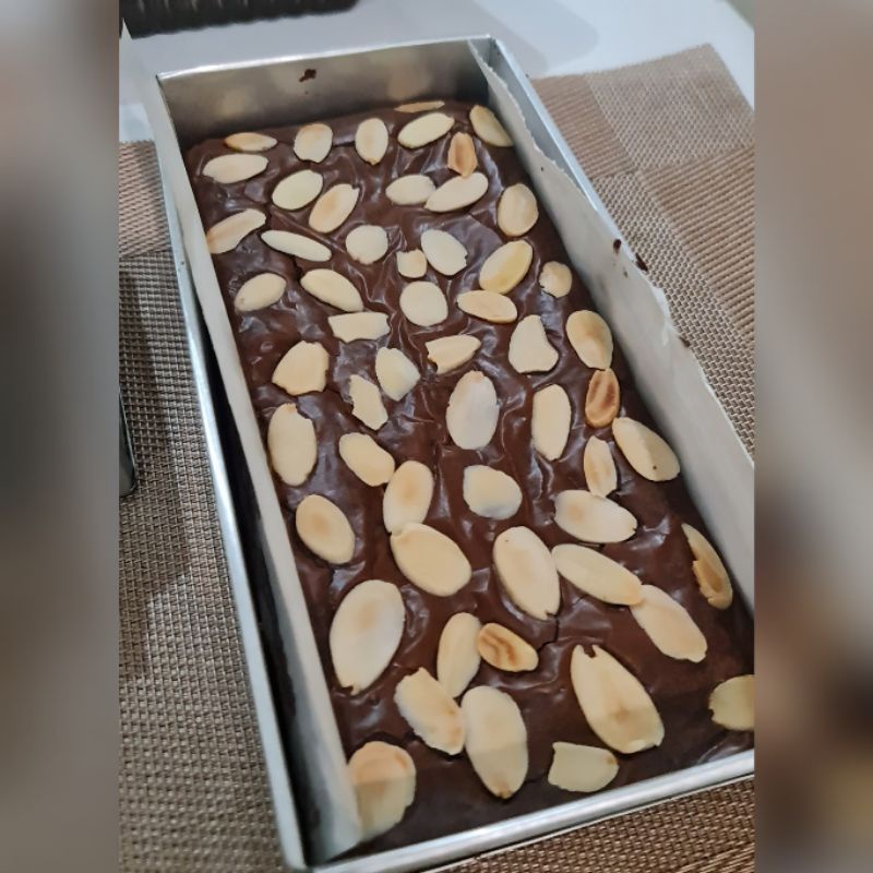 

almond slice mutiara brownies
