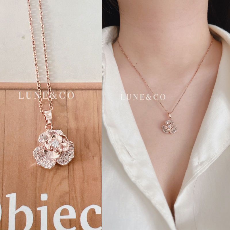 Kalung Liontin Bunga Permata Tanam Titanium KS200