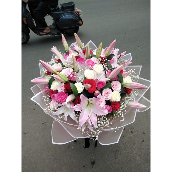 ROUND HAND BOUQUET - BUKET JUMBO - BUKET LAMARAN WISUDA ULANG TAHUN - BUKET LILY - BUKET BESAR