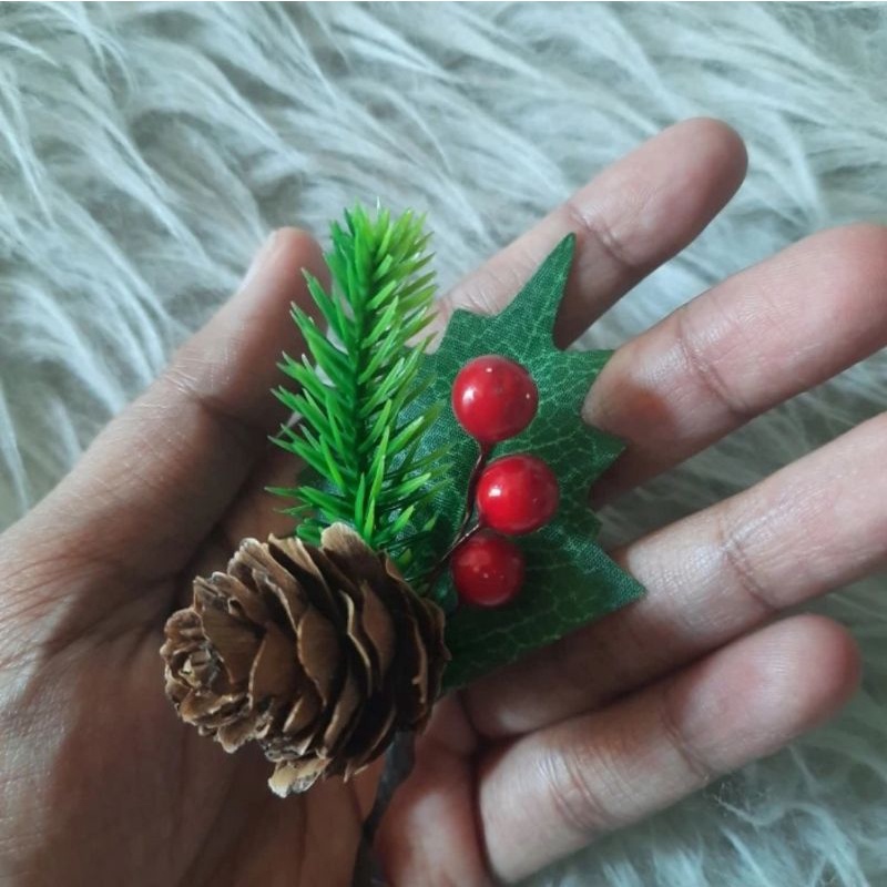 hiasan natal pinus cemara