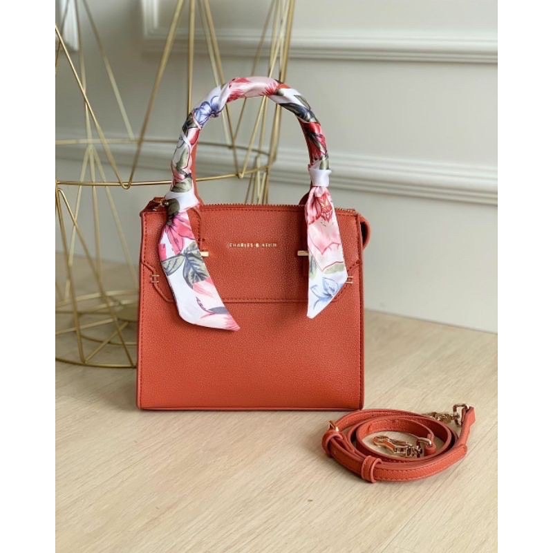 Tas Wanita Charles & Keith