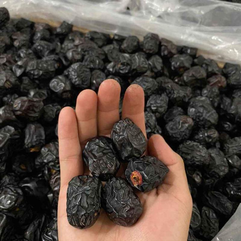 

Kurma Ajwa Dusbox 1 kg