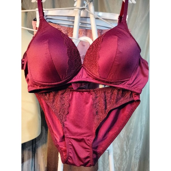 Set bra / St yves / Bra Wireless / BH tanpa kawat / CD renda / CD murah / BH murah / Size 38a dan 38