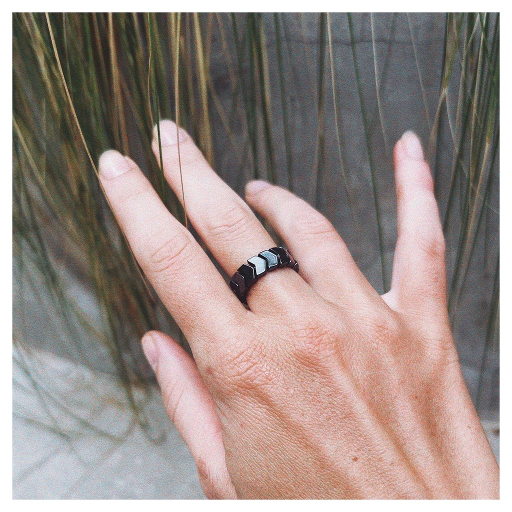 Hematite Arrow Gemstone Stretch Ring