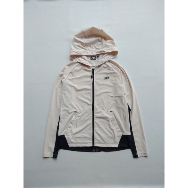 Jaket Newbalance