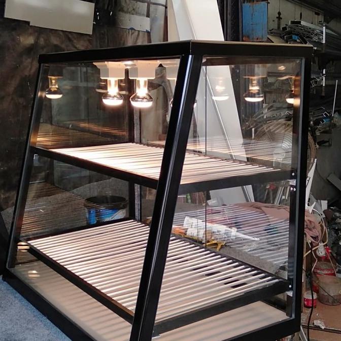 Showcase Pemanas Makanan