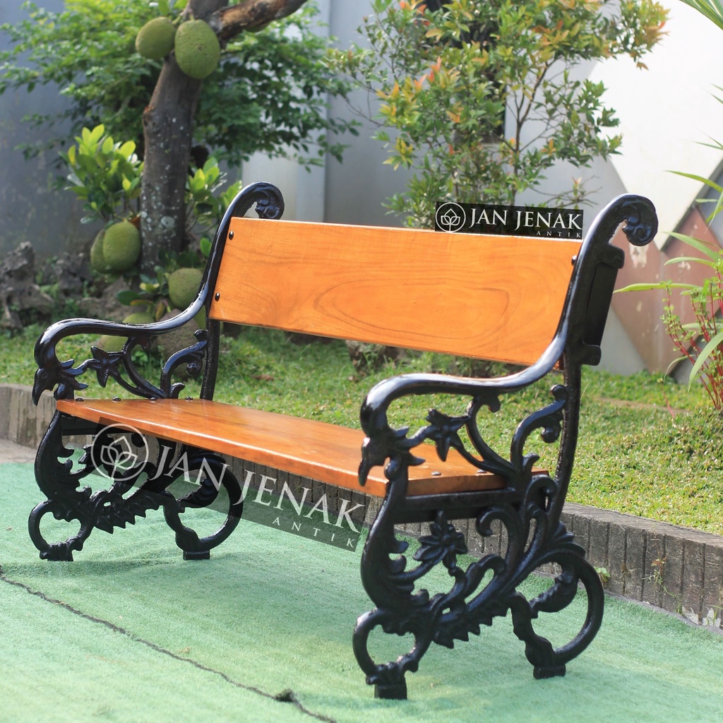Kursi Taman Antik Besi Cor model Garuda