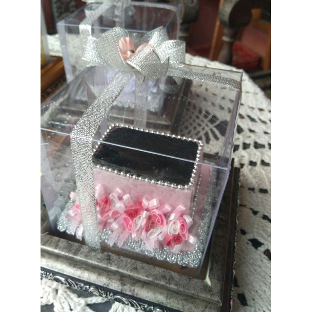 

kotak cincin/ logam mulia