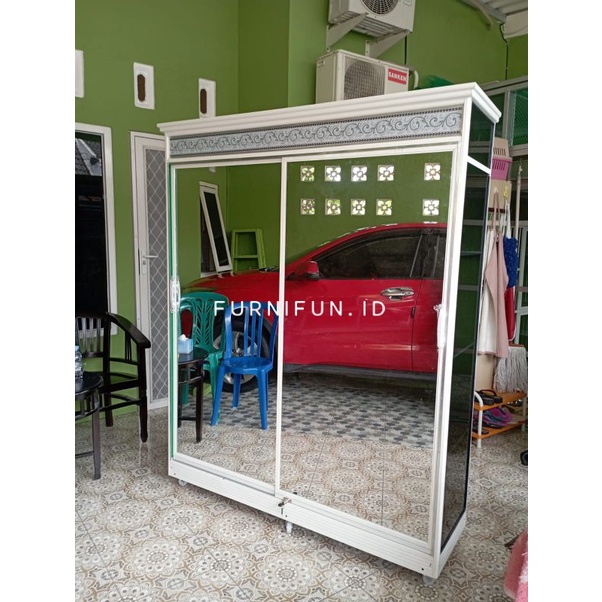 Lemari Baju Sliding Aluminium / Lemari Baju Kaca
