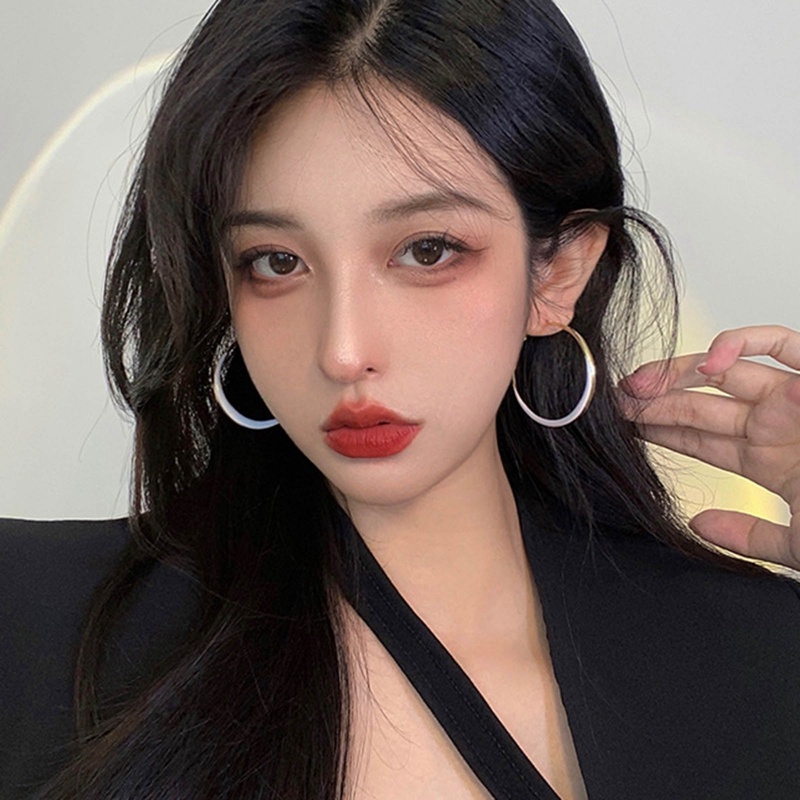 Fancyqube Anting Hoop Besar Enamel Cicle Warna Hitam Putih Untuk Wanita