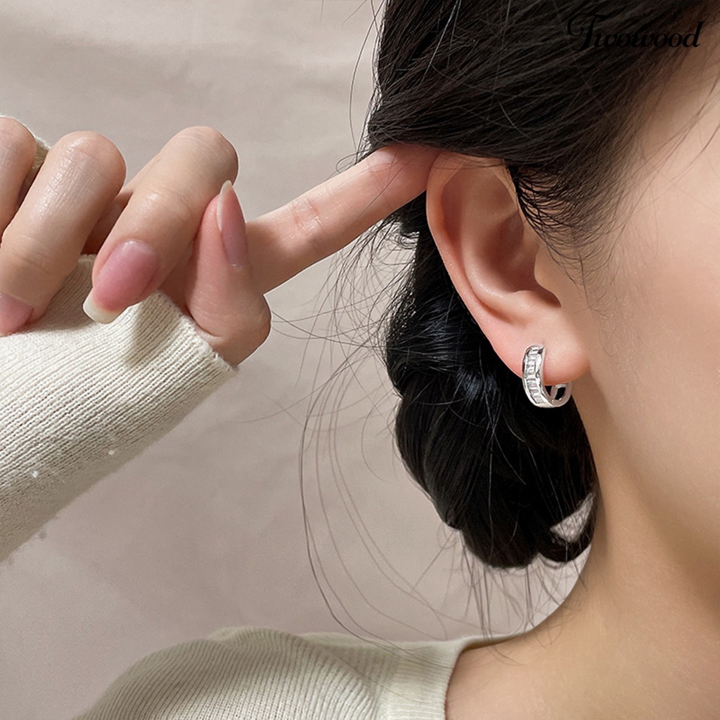 1 Pc Anting Bentuk Lingkaran Persegi Bahan Cubic Zirconia Gaya Korea Untuk Wanita