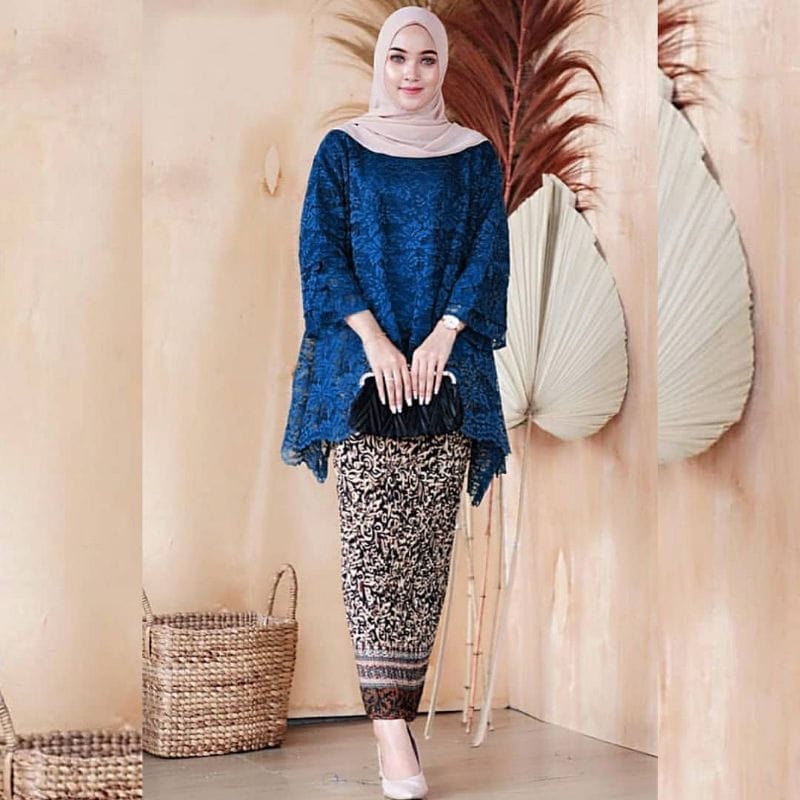 Promo Cod kebaya/SETELAN RINJANI  kebaya  ROK BATIK /kebaya brokat modern 2022 kondangan /SETELAN KEBAYA BRUKAT RINJANI -KEBAYA BROKAT MODERN PESTA KONDANGAN DAN WISUDA / ATASAN RINJANI BROKAT / KEBAYA /kebaya modern 2022 kondangan Navy