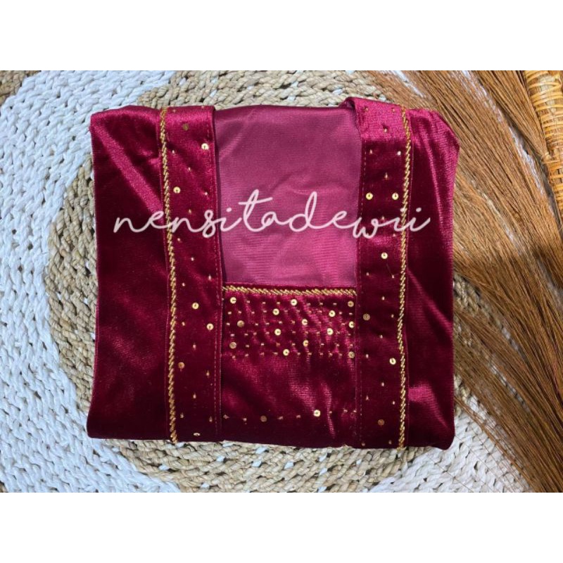 [1 SET] Kebaya Kutubaru Payet + Jarik Instan / DM03G, Nuansa Merah Maroon