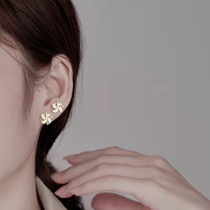 Anting Berlian Imitasi Gaya Korea